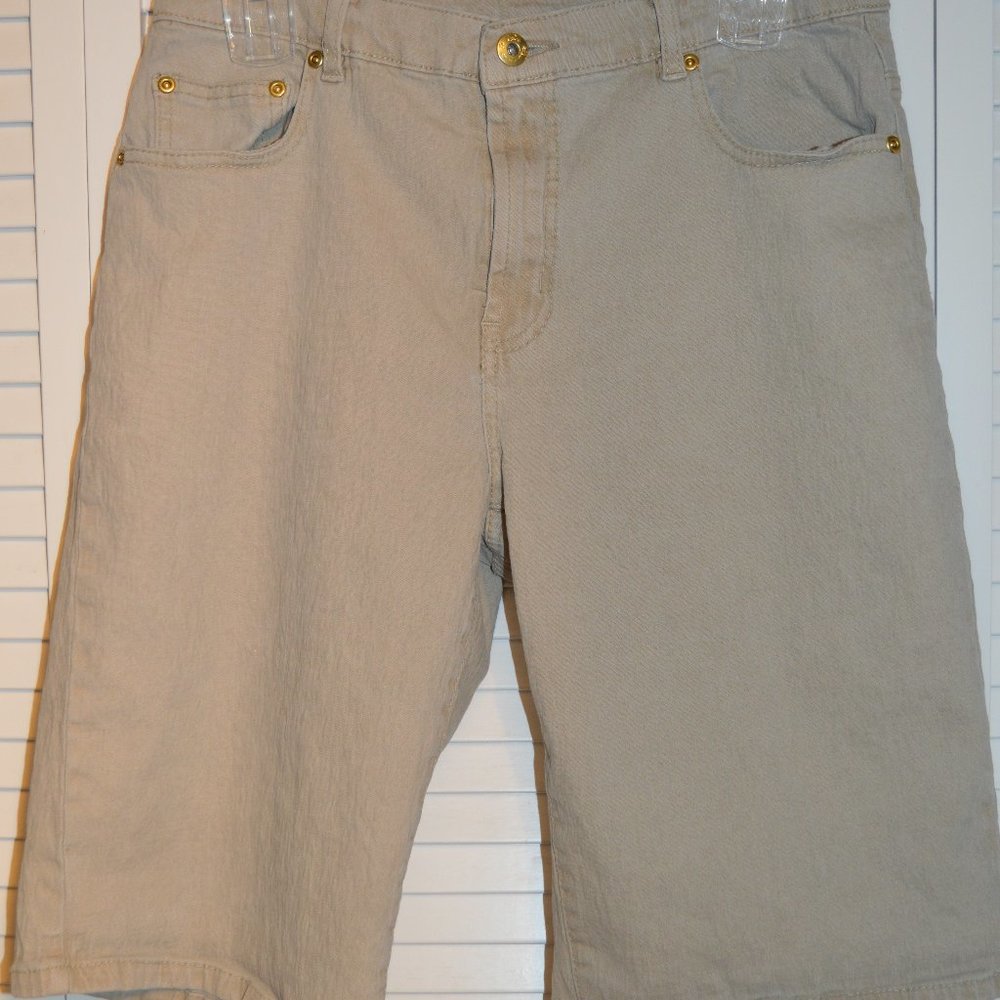 DG2 by Diane Gilman Tan Bermuda shorts, size 10.